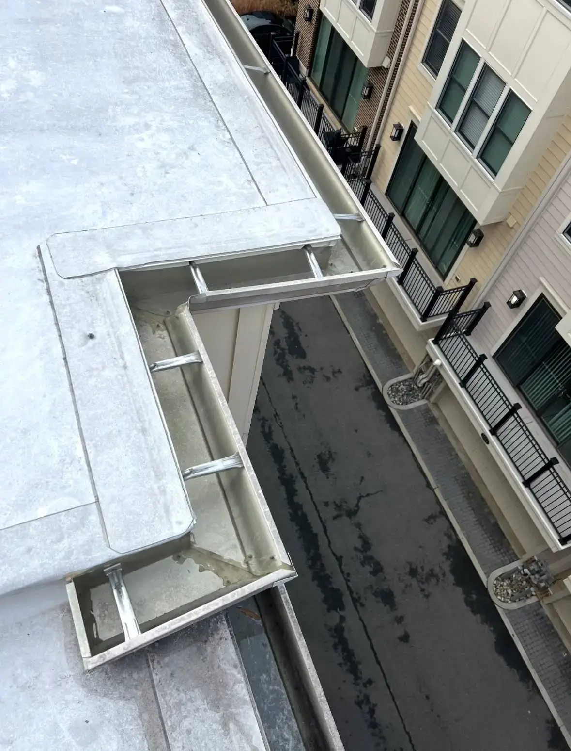 Professional roof leak repair in St. Petersburg FL